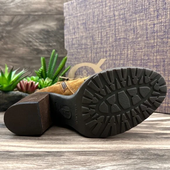 NIB Born Cass Block Heel Lace Up Distressed Suede Ankle Combat Boots Rust - Picture 9 of 13